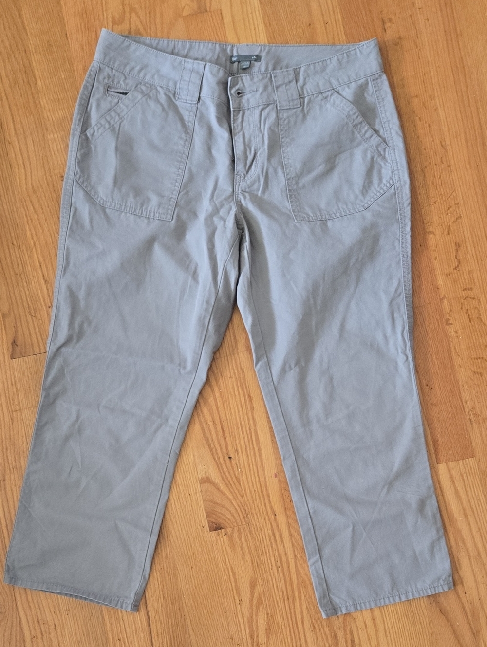 GAP Women's Light Gray Cropped Pants